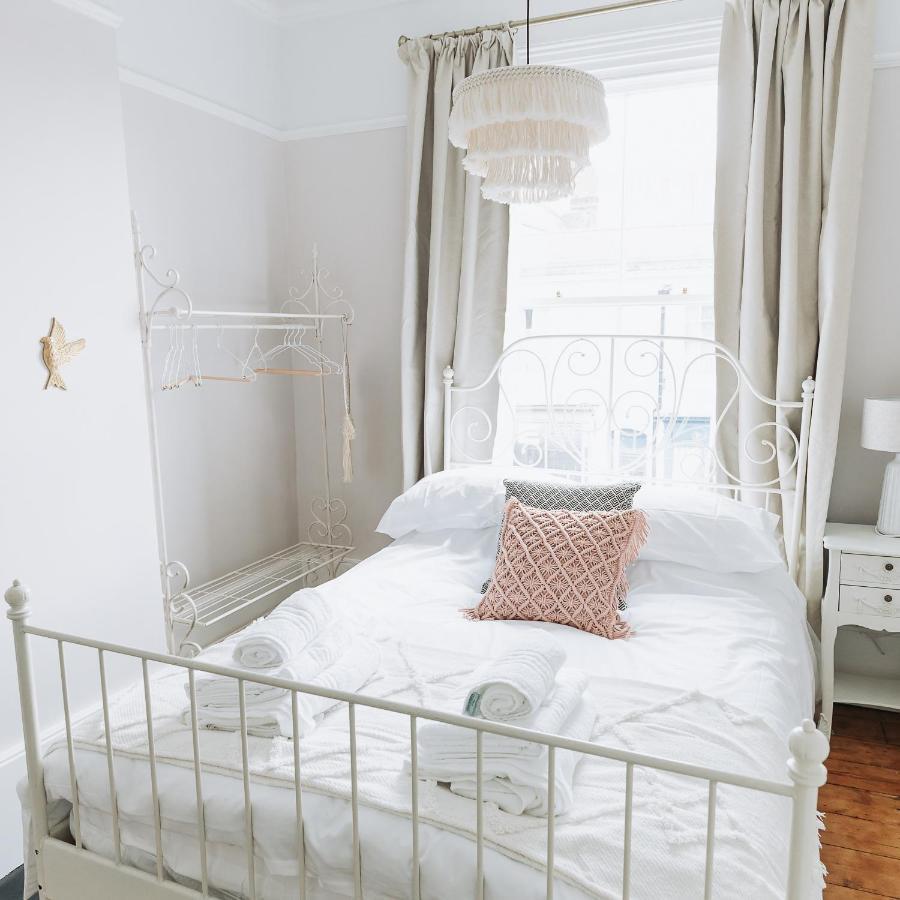 Stunning 5 Bedroom Period Property By The Sea Херн Бей Екстериор снимка