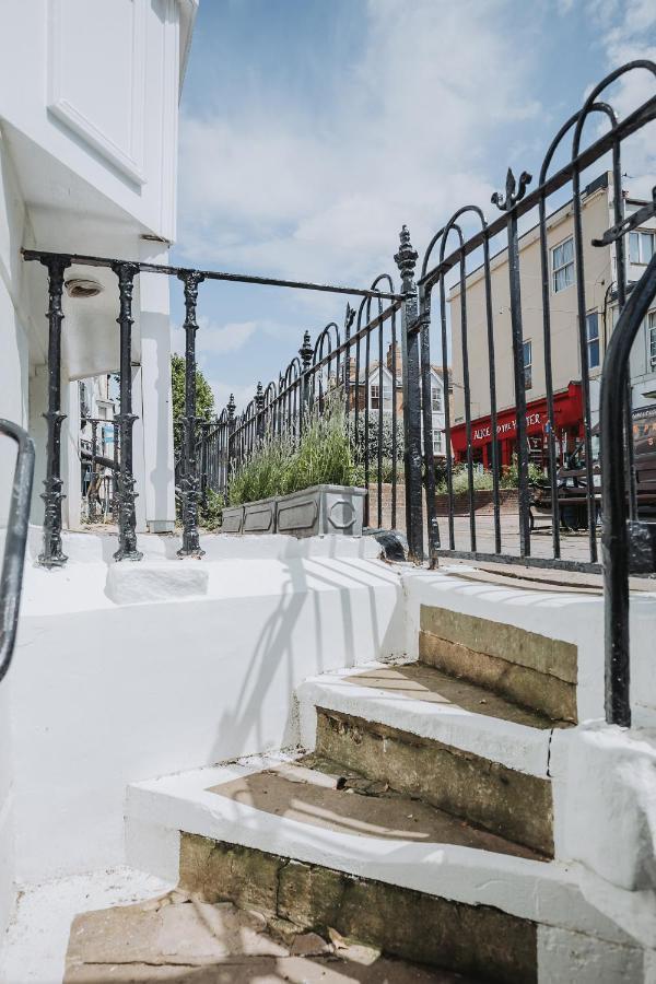 Stunning 5 Bedroom Period Property By The Sea Херн Бей Екстериор снимка